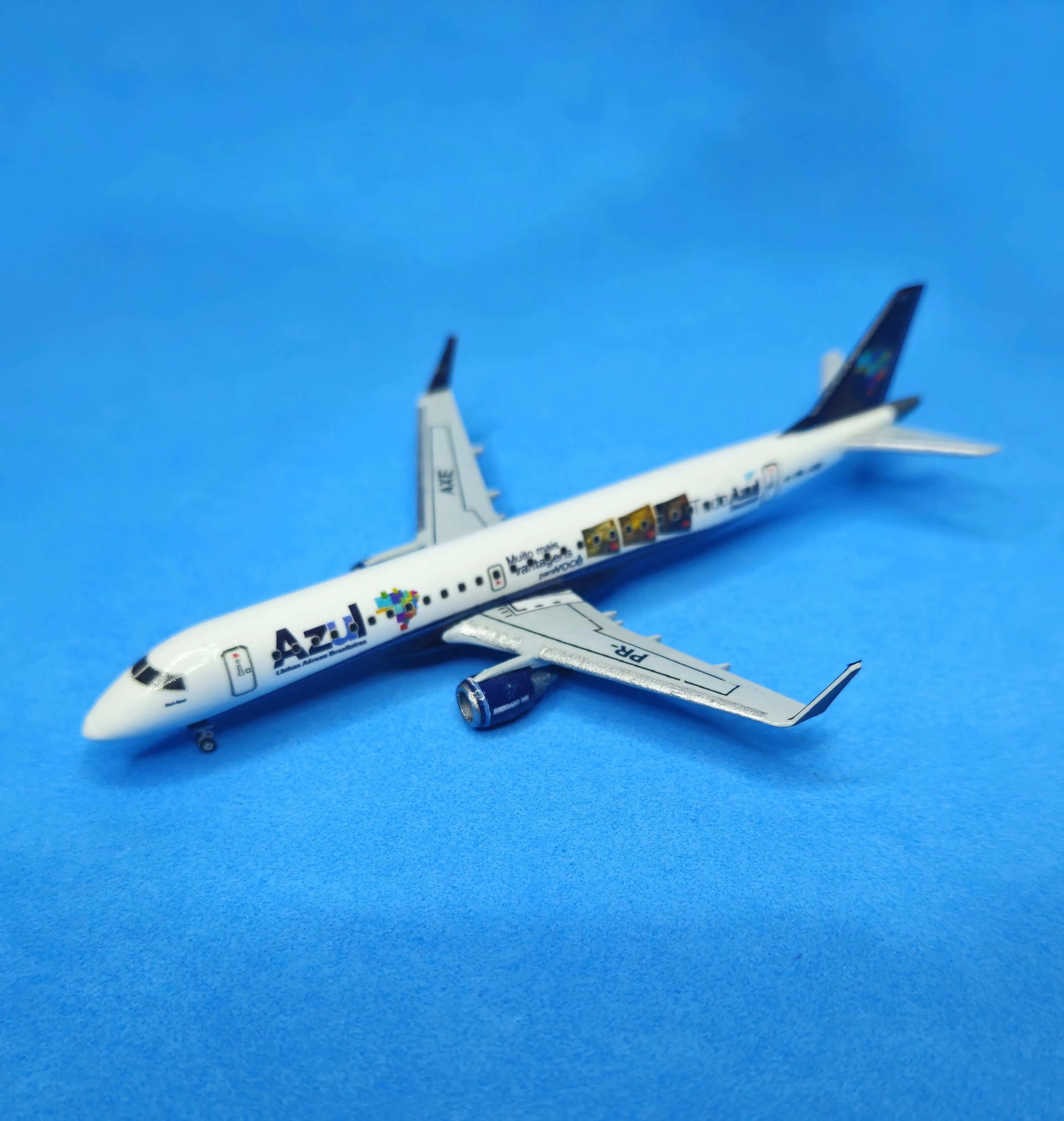 Embraer 195 Azul Itaucard (PR-AXE)