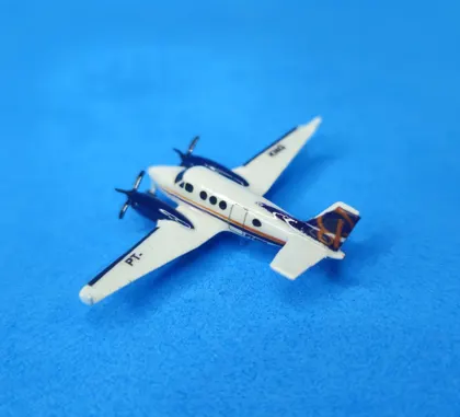 Beechcraft King Air C90 (azul)