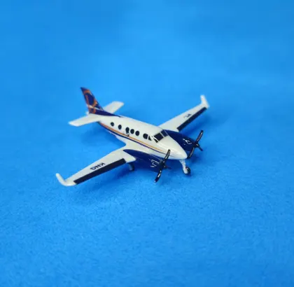 Beechcraft King Air C90 (azul)