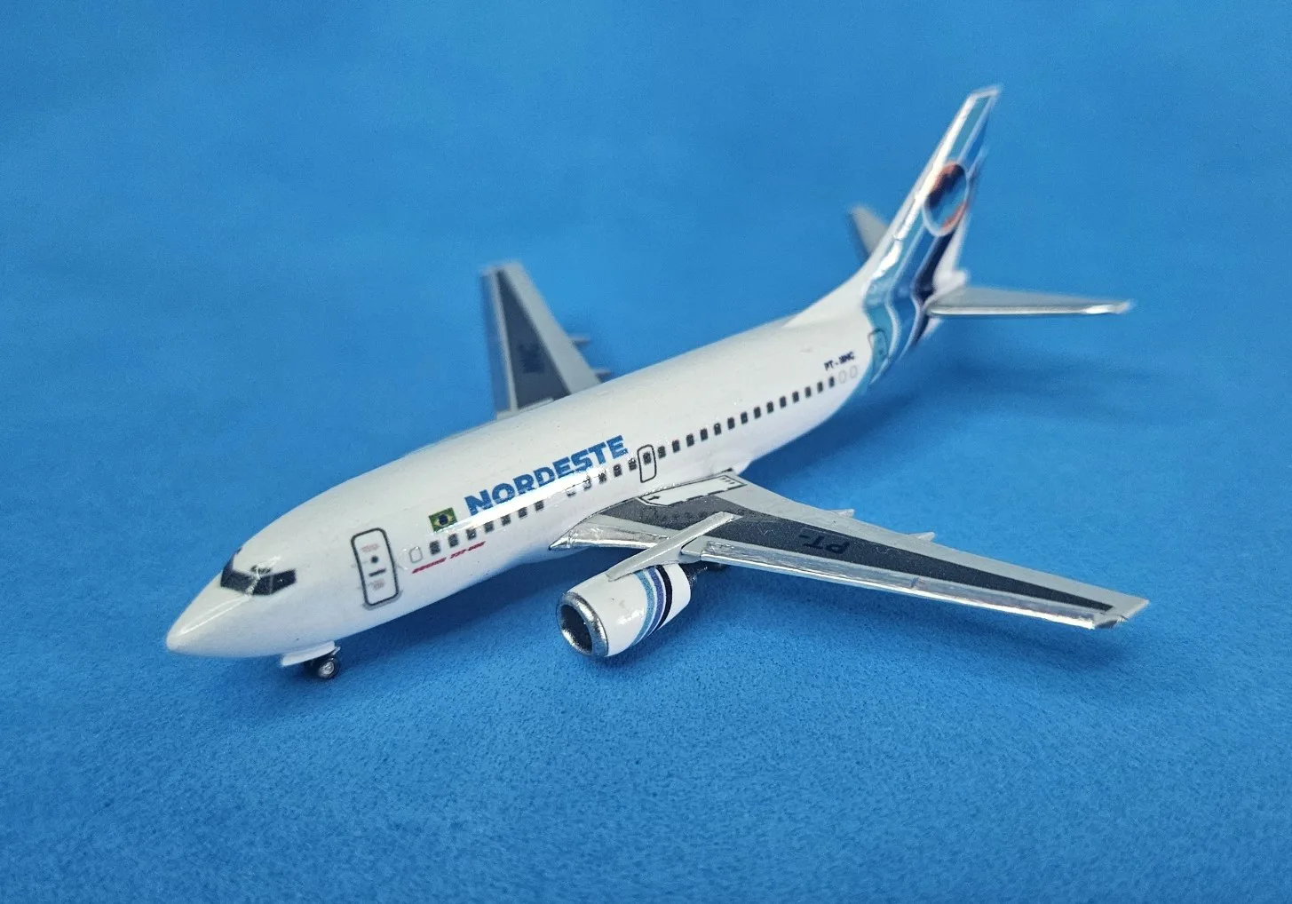 Boeing 737-500 Nordeste PT-MNC