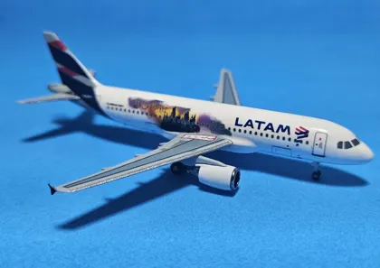 Airbus A320 LATAM (harrypotter)
