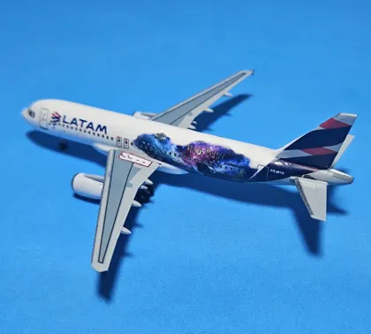 Airbus A320 LATAM (harrypotter)