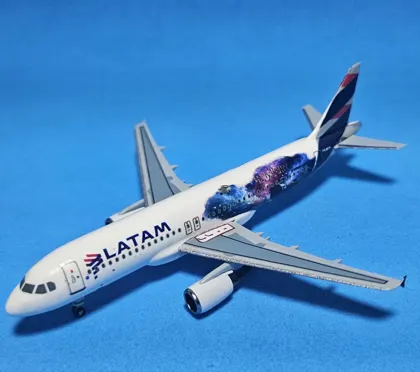 Airbus A320 LATAM (harrypotter)