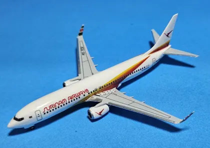 Boeing 737-800 Surinam Airways