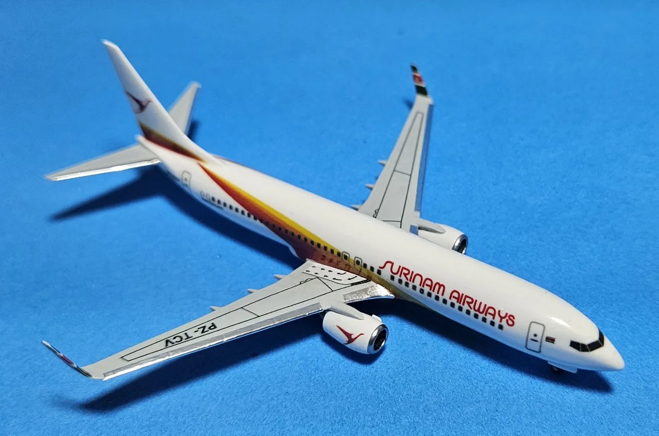 Boeing 737-800 Surinam Airways